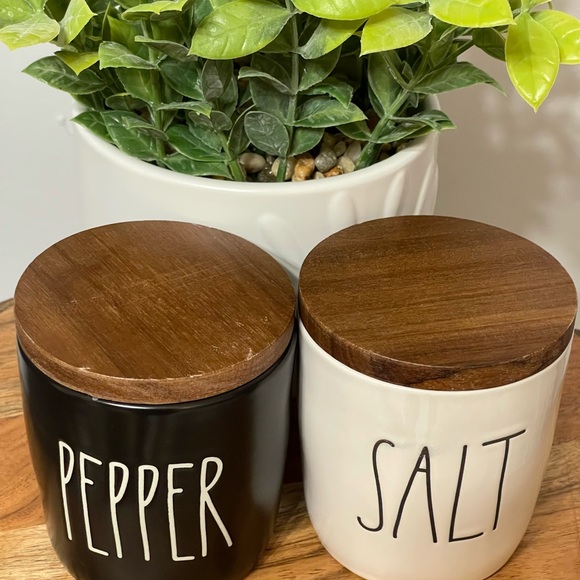 BNWt Rae Dunn PEPPER SALT Set - Picture 2 of 4